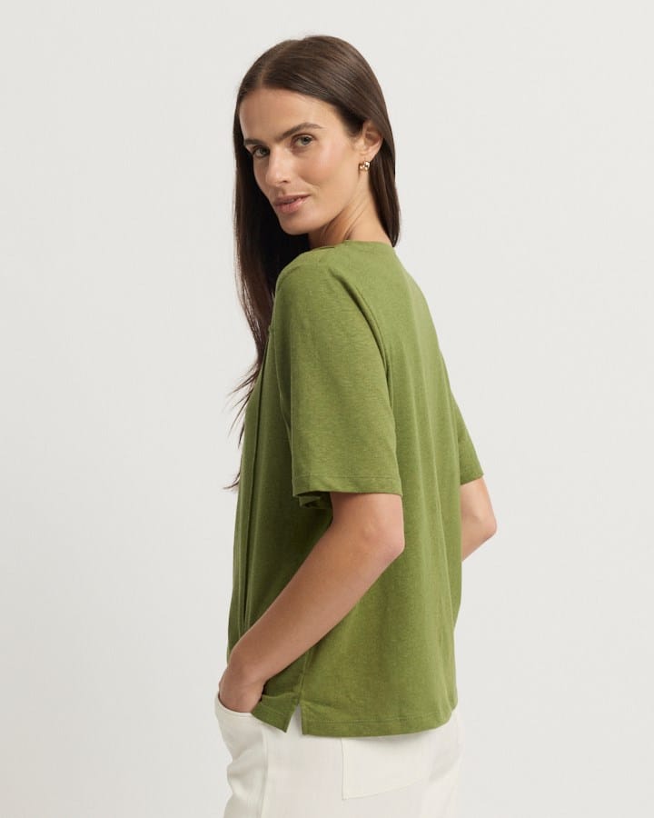 Load image into Gallery viewer, Yarra Trail Womens Lily Tee
