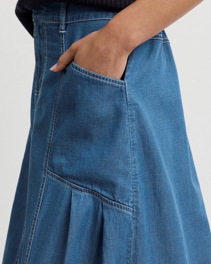 Load image into Gallery viewer, Yarra Trail Womens Marseille 3/4 Length Skirt
