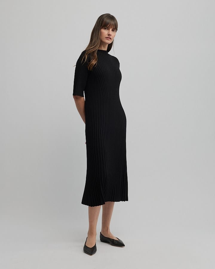 Load image into Gallery viewer, Yarra Trail Womens Oak Knit Dress - Black
