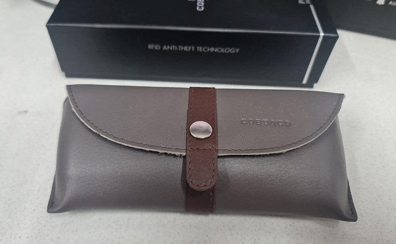 Load image into Gallery viewer, Cobb &amp; Co Mens Iris Anti-Theft Technology Leather Glasses Holder

