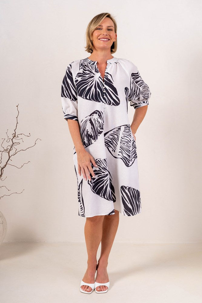 Load image into Gallery viewer, See Saw Womens Shell Print Linen Dress
