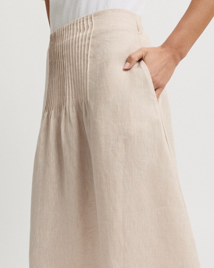 Load image into Gallery viewer, Yarra Trail Womens Tirari Pintuck Skirt - Pebble
