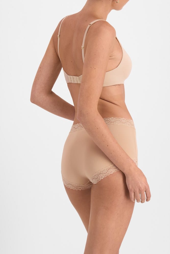 Load image into Gallery viewer, Berlei Womens Marais Full Brief - Nude
