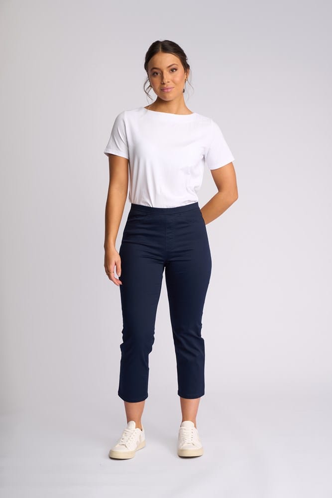 Load image into Gallery viewer, Vassalli Womens Sierra 7/8 Pant - Navy
