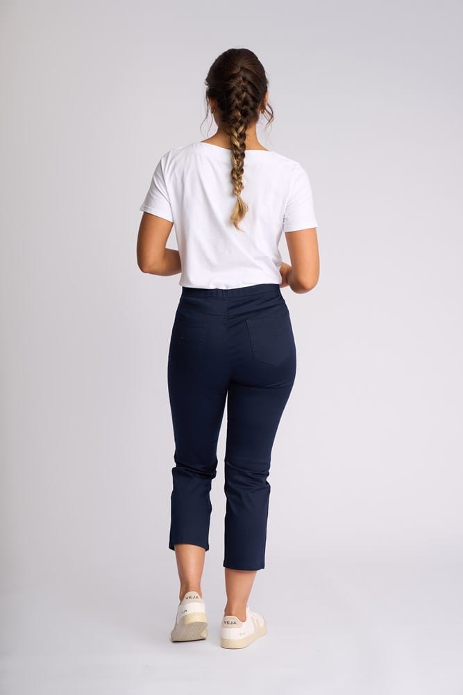 Load image into Gallery viewer, Vassalli Womens Sierra 7/8 Pant - Navy
