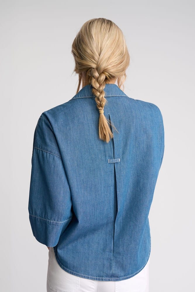 Load image into Gallery viewer, Vassalli Womens Atlas Shirt
