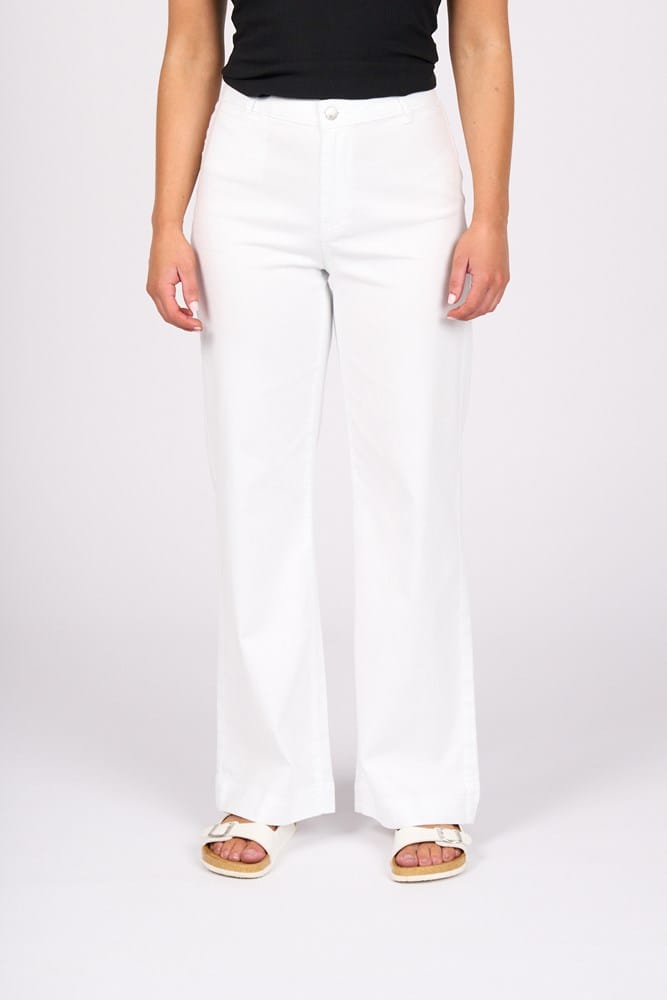 Load image into Gallery viewer, Vassalli Womens Casa Jean - White Denim
