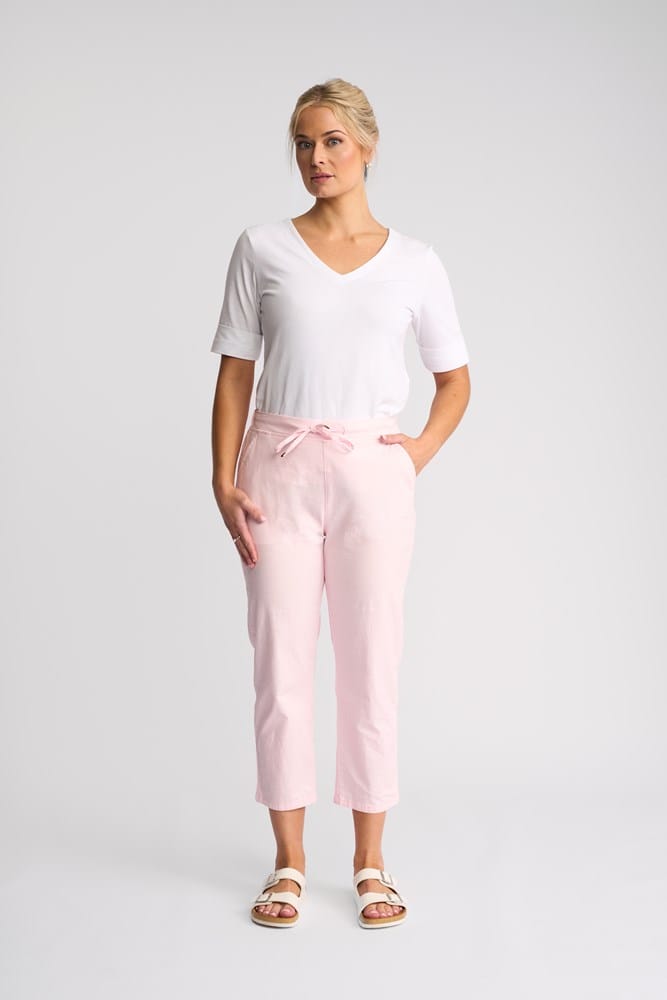Load image into Gallery viewer, Vassalli Womens Henley 7/8 Pant
