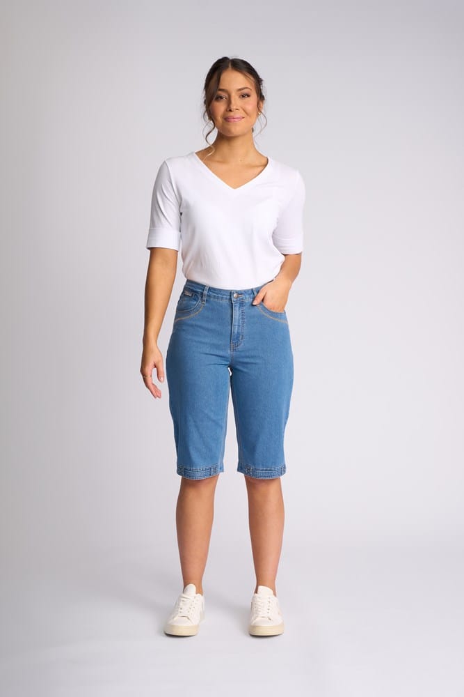 Load image into Gallery viewer, Vassalli Womens Custom Denim Short
