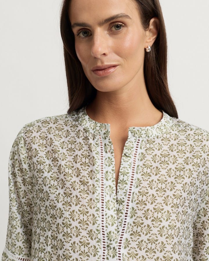 Load image into Gallery viewer, Yarra Trail Womens Vine Blouse
