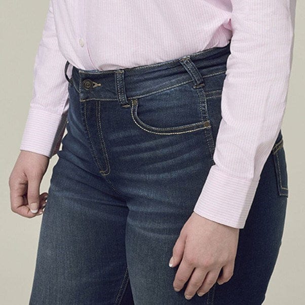 Load image into Gallery viewer, Mustang Womens Signature Regular Jean

