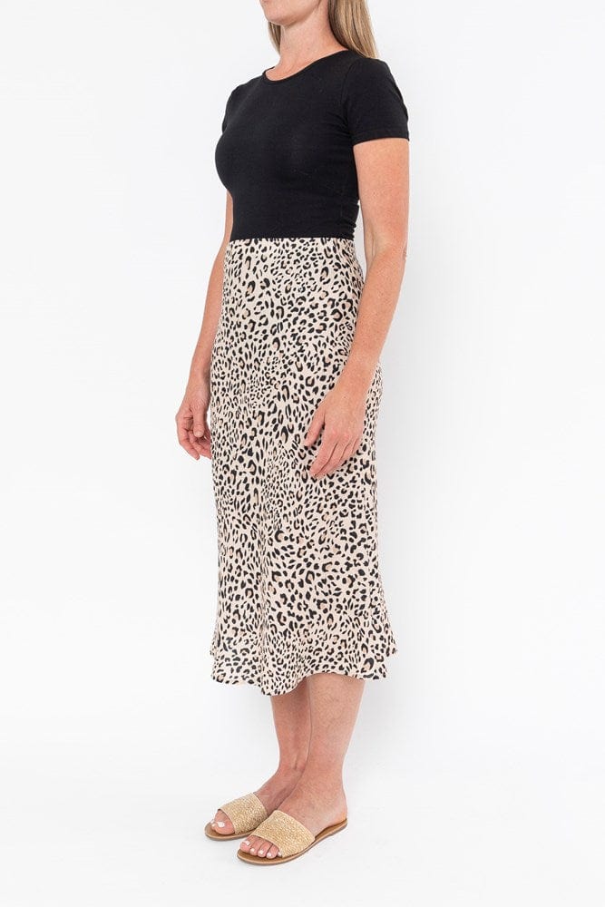 Load image into Gallery viewer, Jump Womens Animal Spot Skirt
