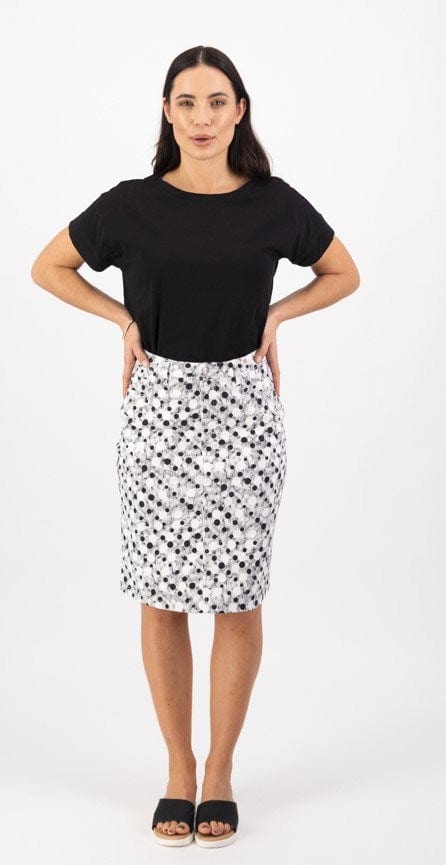 Load image into Gallery viewer, Vassalli Womens Printed Lightweight Skirt With Centre Back Vent
