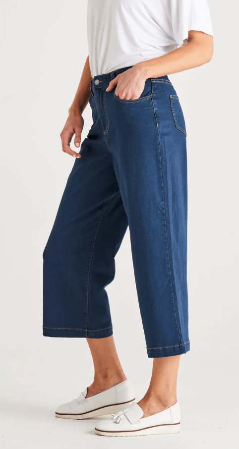 Load image into Gallery viewer, Betty Basics Tabitha Crop Jean
