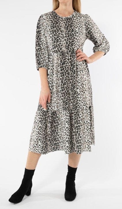 Load image into Gallery viewer, Jump Womens Wildside Dress
