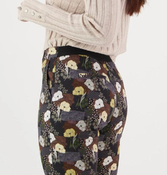 Vassalli Womens Skinny Leg Ankle Grazer Printed Pant with Elastic Back Waist